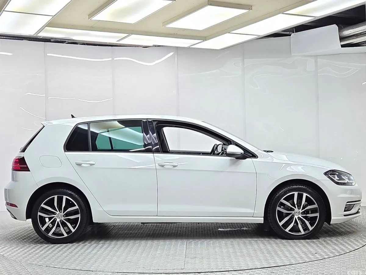 Volkswagen Golf Hatchback, Petrol, 2019, White