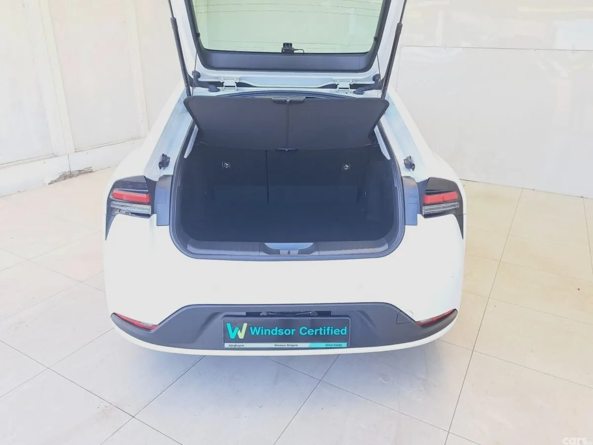 Toyota Prius Hatchback, Petrol Hybrid, 2023, White