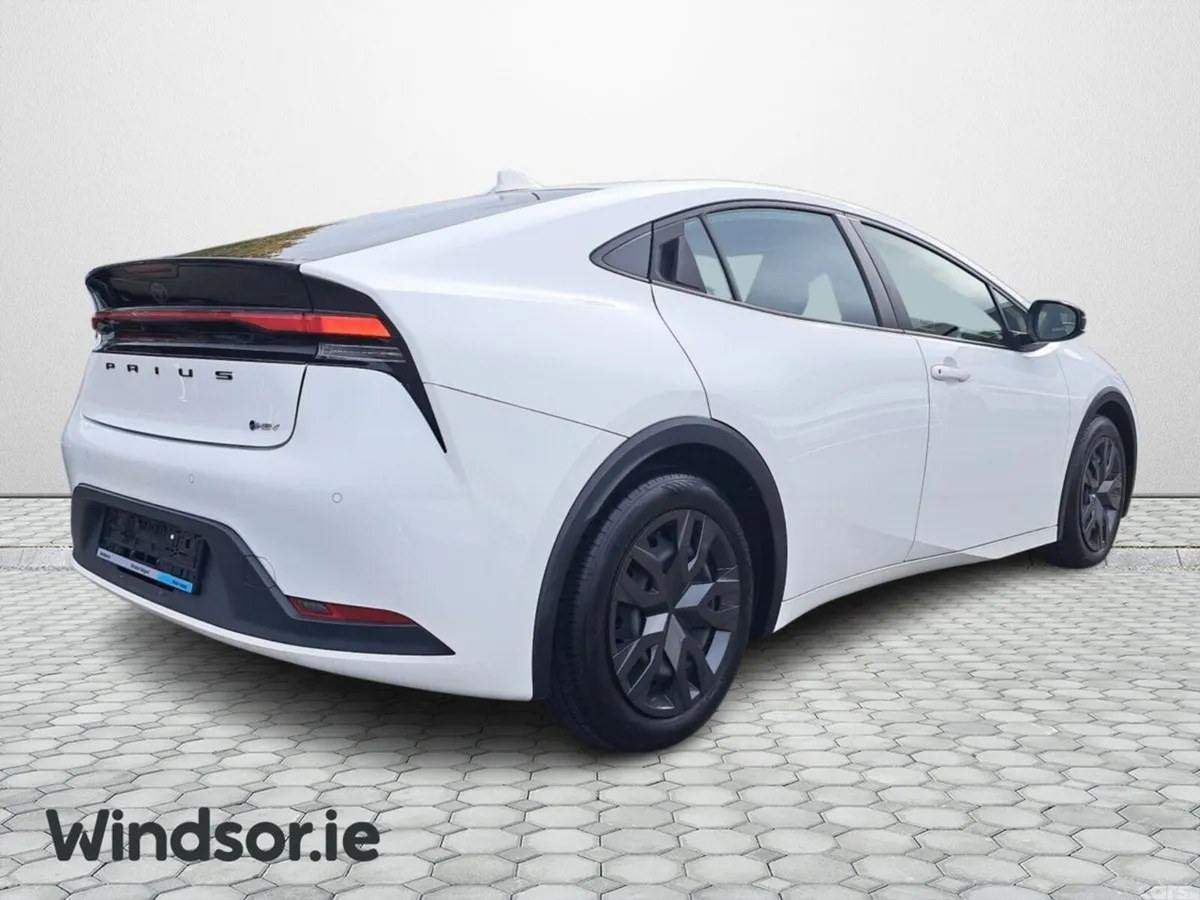 Toyota Prius Hatchback, Petrol Hybrid, 2023, White