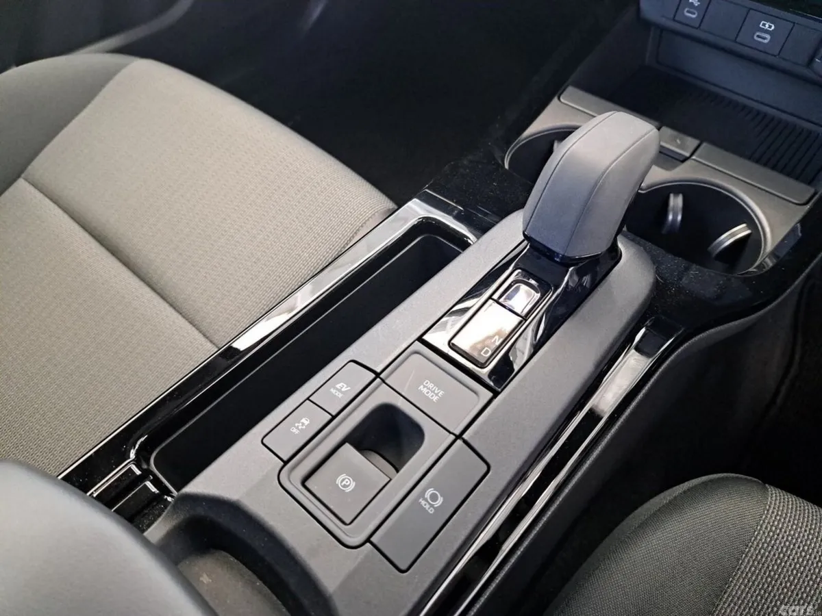Toyota Prius Hatchback, Petrol Hybrid, 2023, White