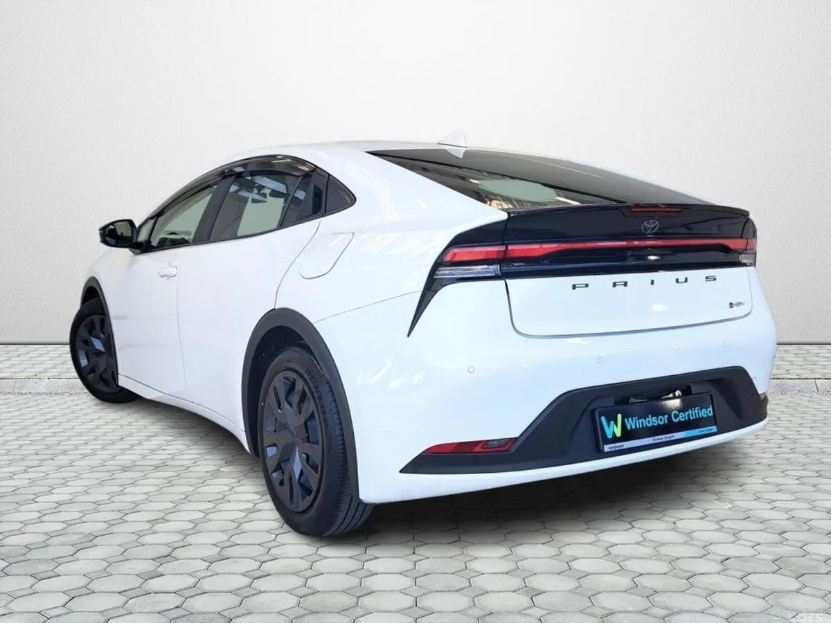 Toyota Prius Hatchback, Petrol Hybrid, 2023, White