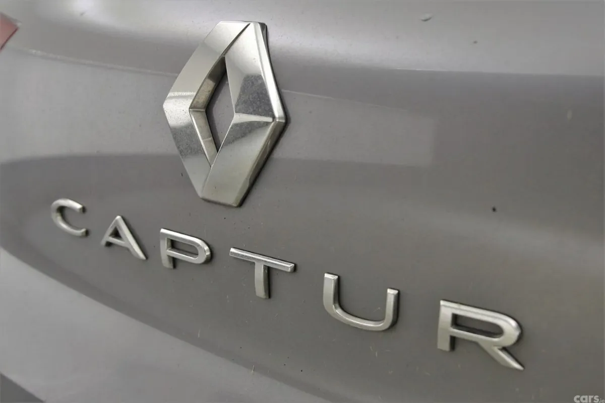 Renault Captur SUV, Petrol, 2024, Grey