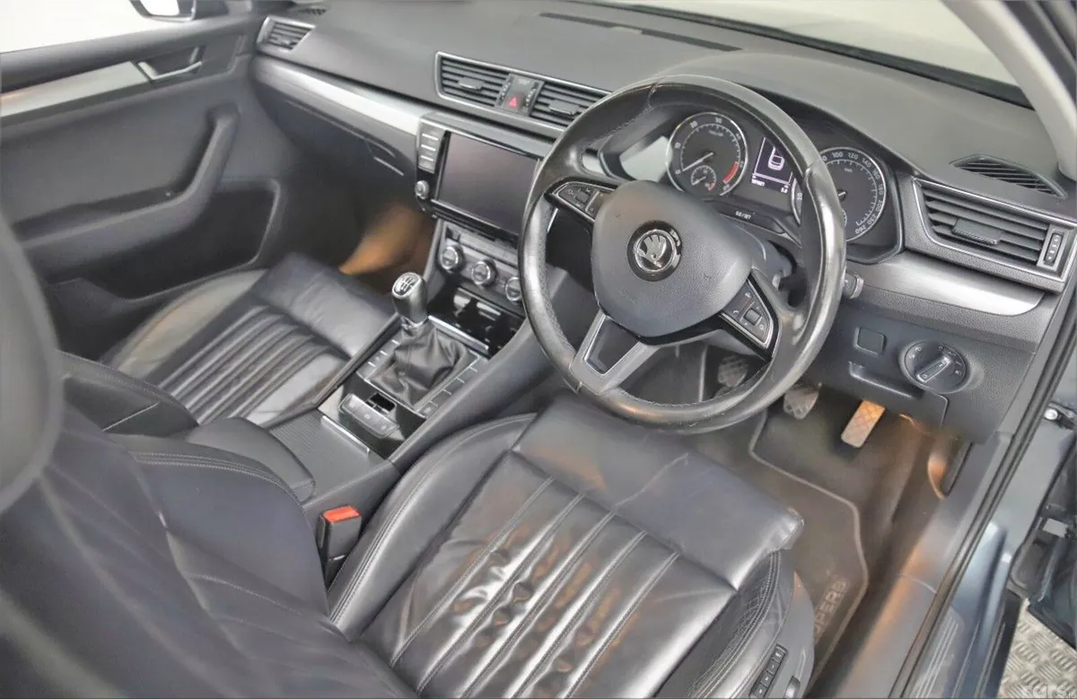 Skoda Superb Saloon, Diesel, 2017, Grey