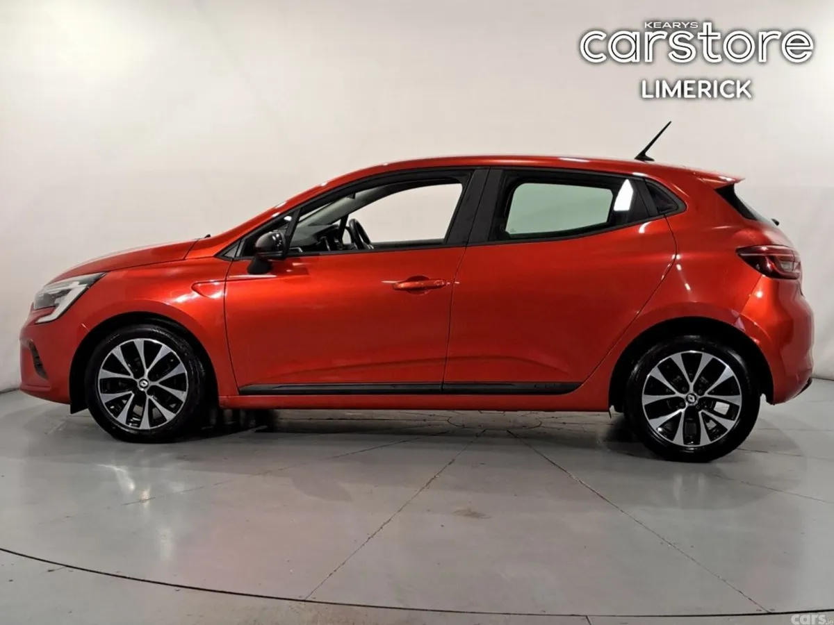 Renault Clio Hatchback, Petrol, 2023, Red