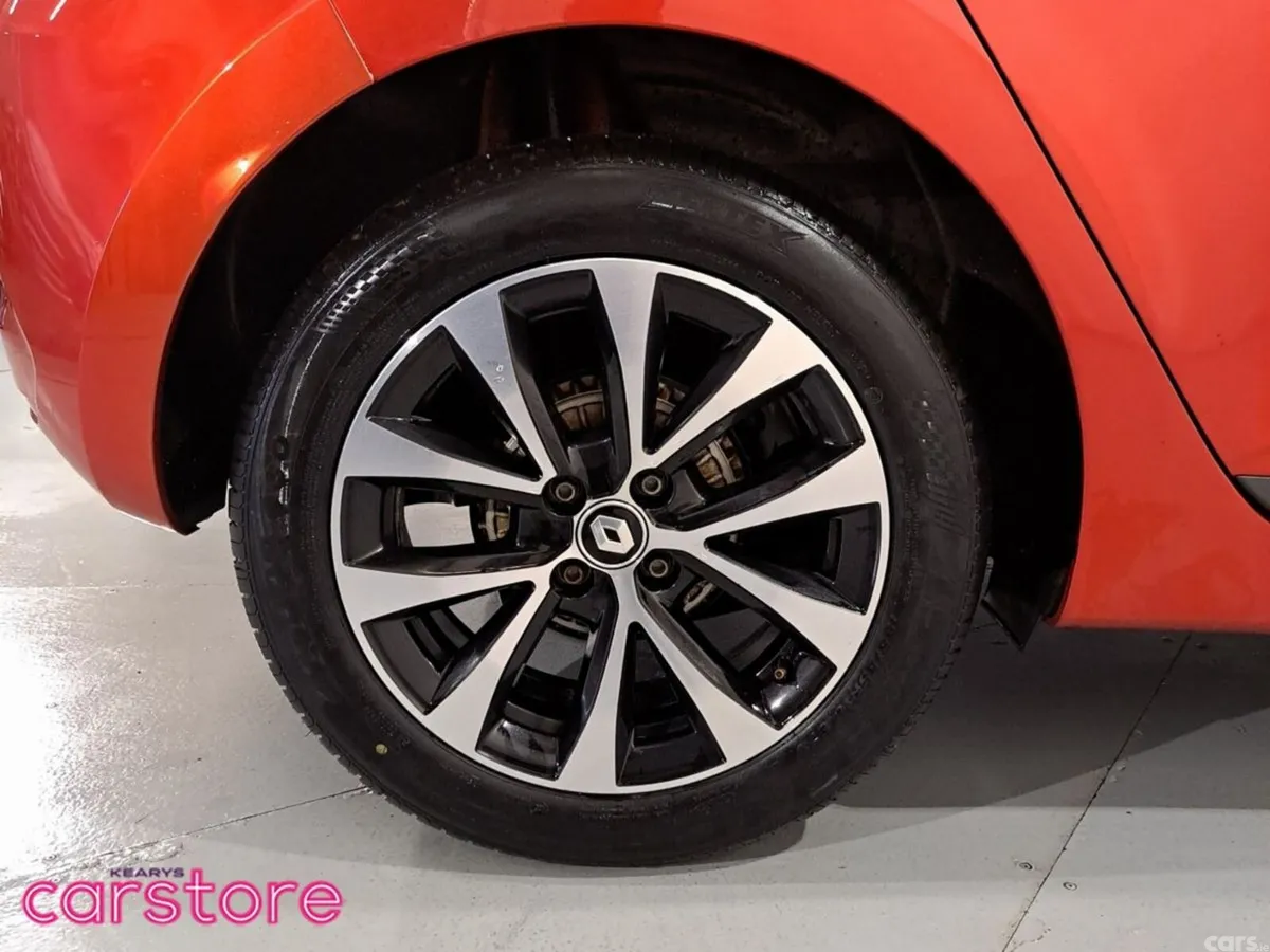 Renault Clio Hatchback, Petrol, 2023, Red