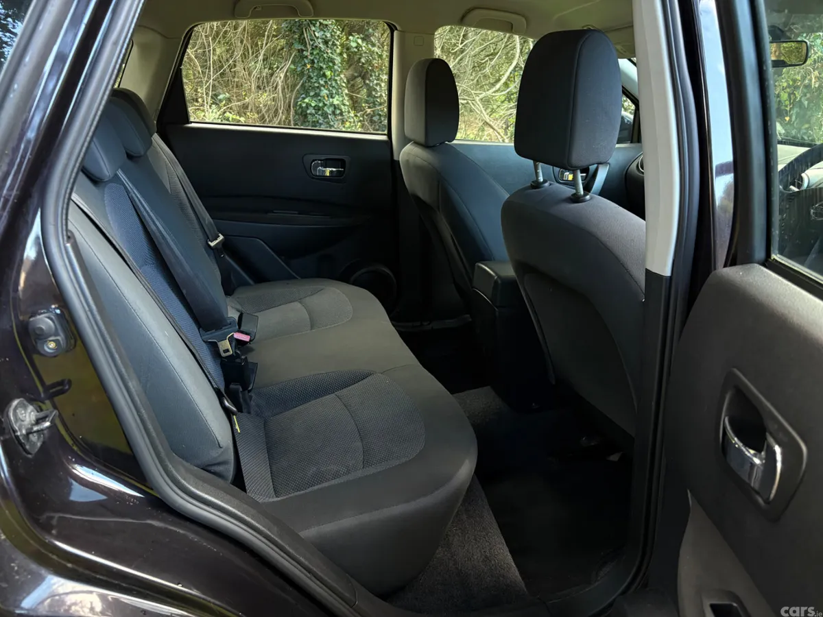 Nissan Qashqai Hatchback, Diesel, 2010, Black