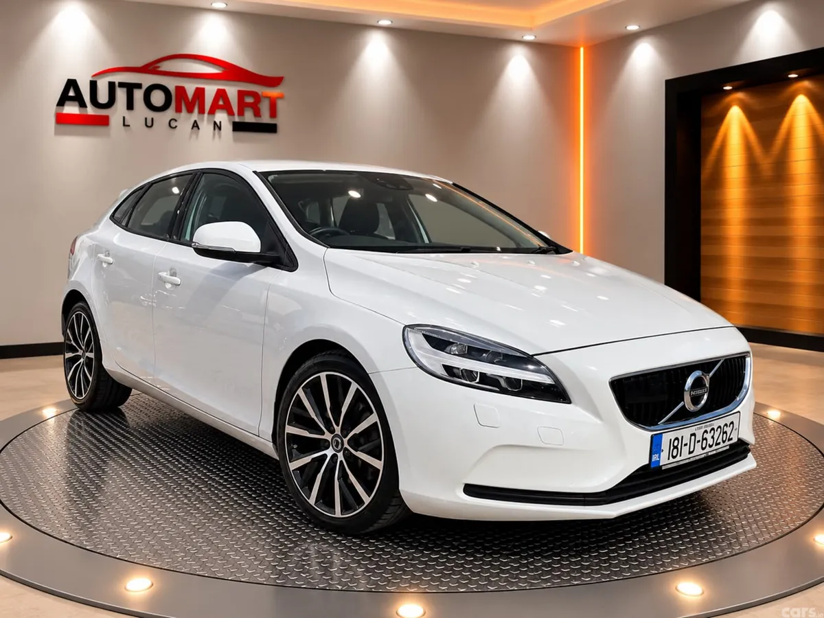 Volvo V40 Hatchback, Diesel, 2018, White