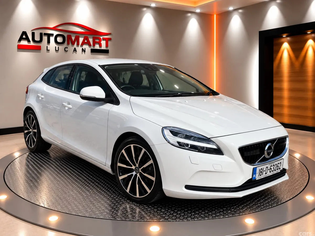 Volvo V40 Hatchback, Diesel, 2018, White