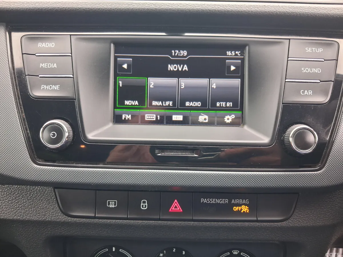 Skoda Fabia Hatchback, Petrol, 2017, White