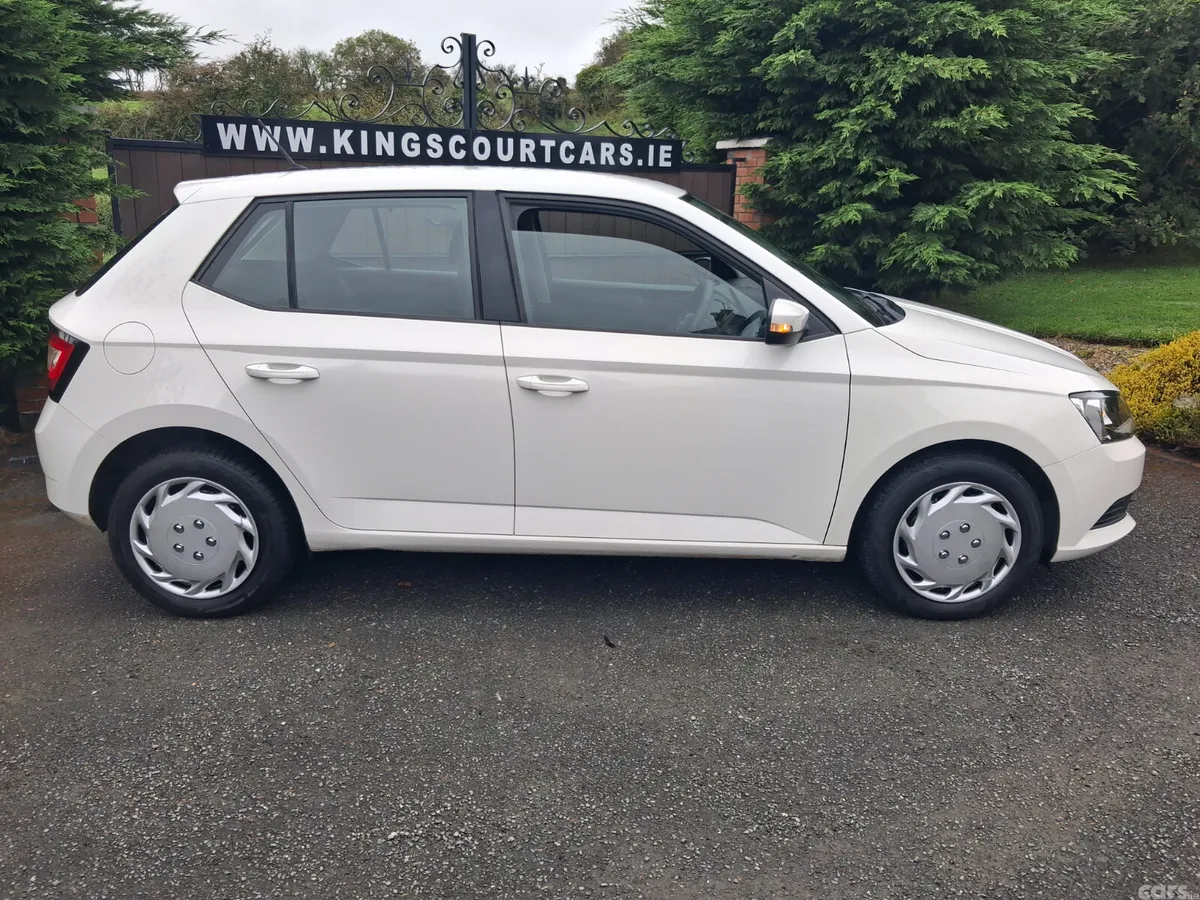 Skoda Fabia Hatchback, Petrol, 2017, White