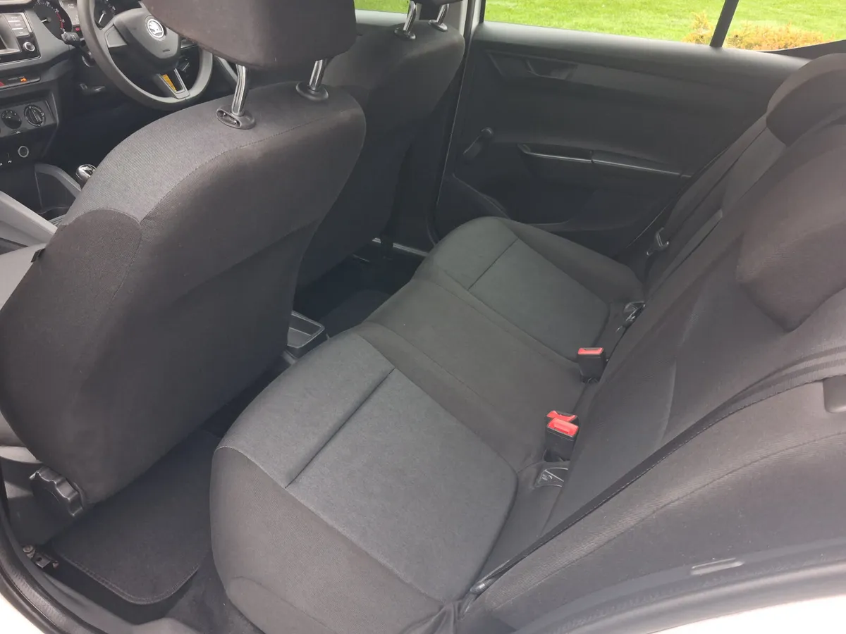Skoda Fabia Hatchback, Petrol, 2017, White