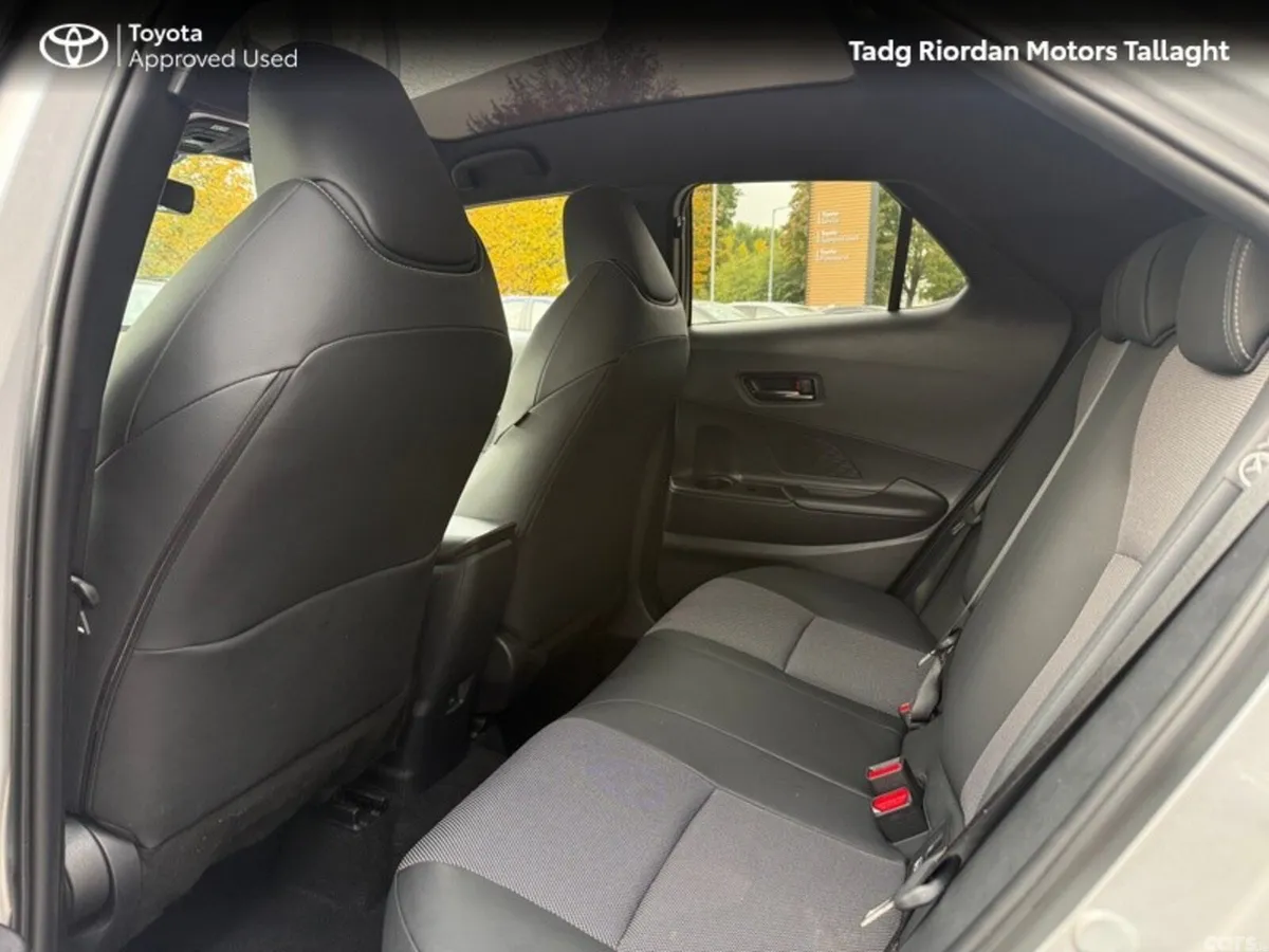Toyota C-HR SUV, Petrol Hybrid, 2024, Grey