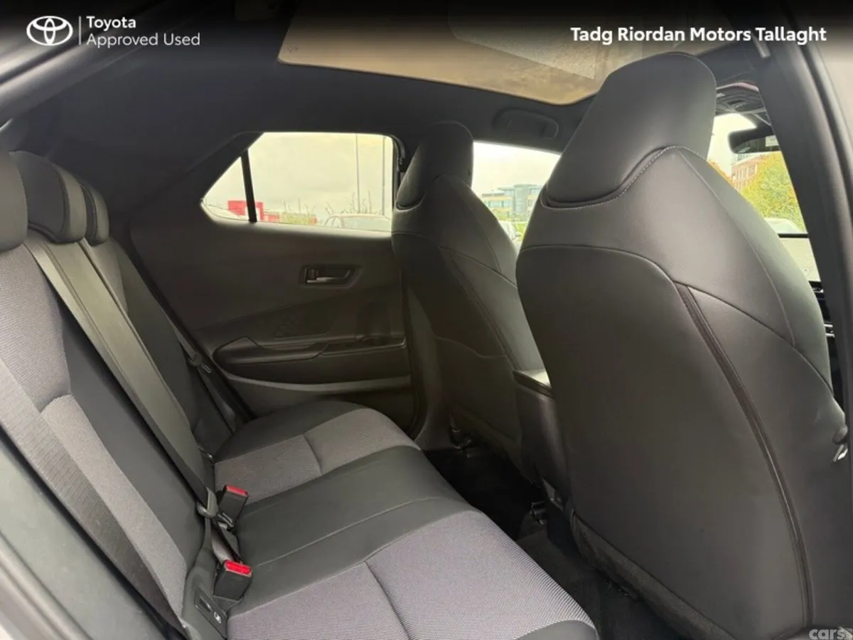 Toyota C-HR SUV, Petrol Hybrid, 2024, Grey