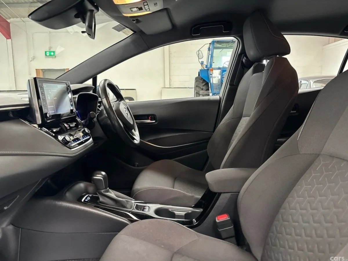 Toyota Corolla Hatchback, Petrol Hybrid, 2022, Blue