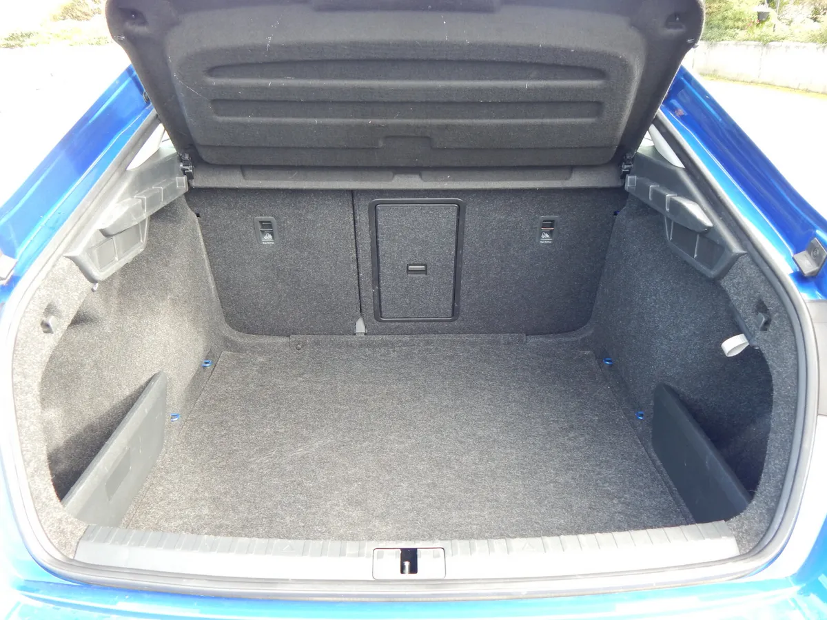 Skoda Octavia Saloon, Diesel, 2022, Blue