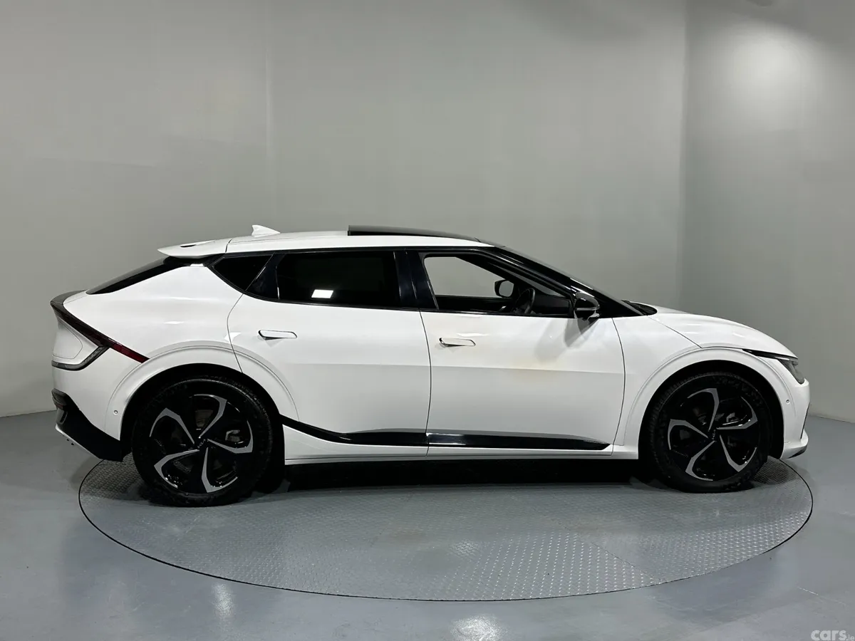 Kia EV6 Hatchback, Electric, 2024, White