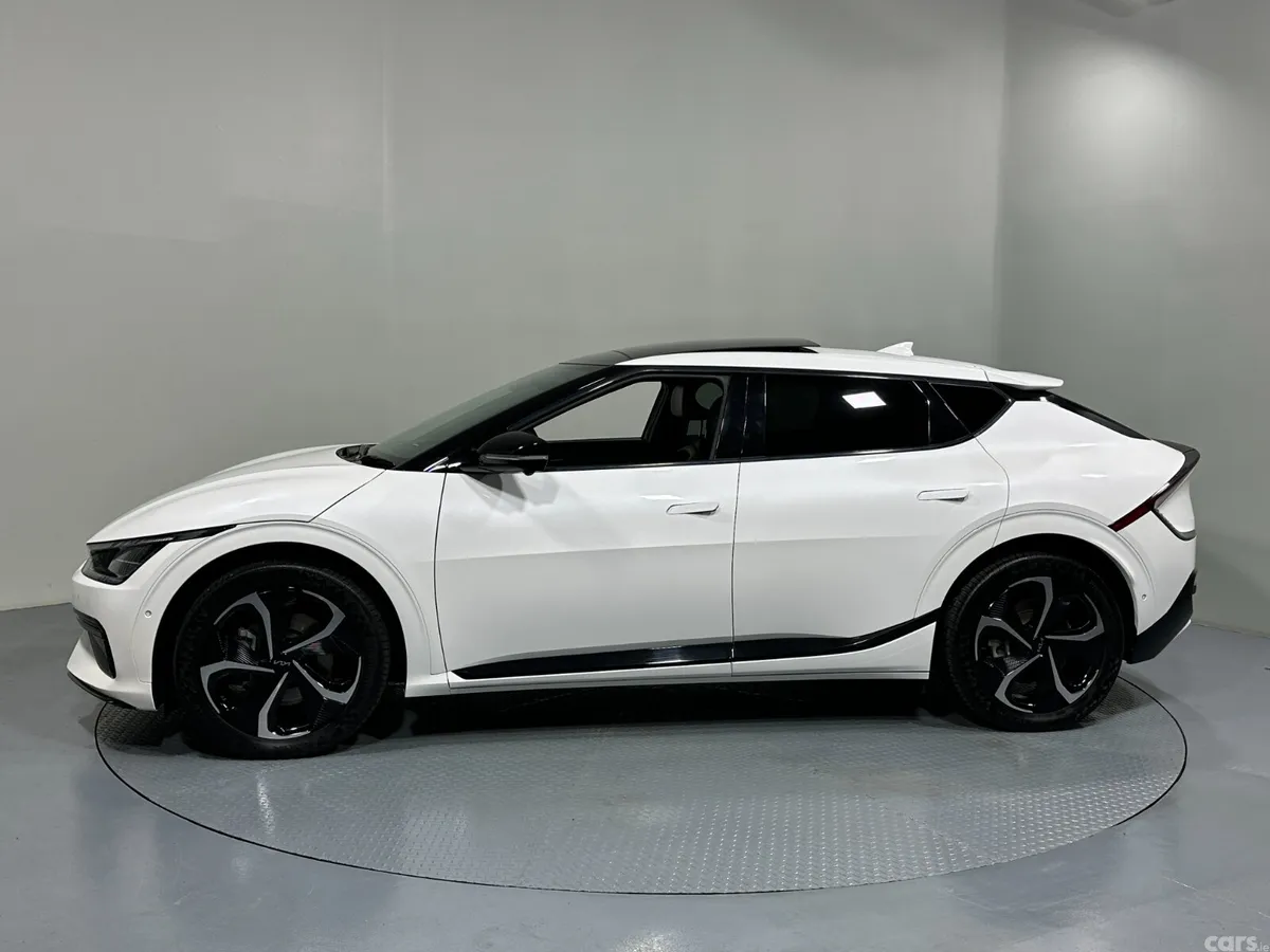 Kia EV6 Hatchback, Electric, 2024, White