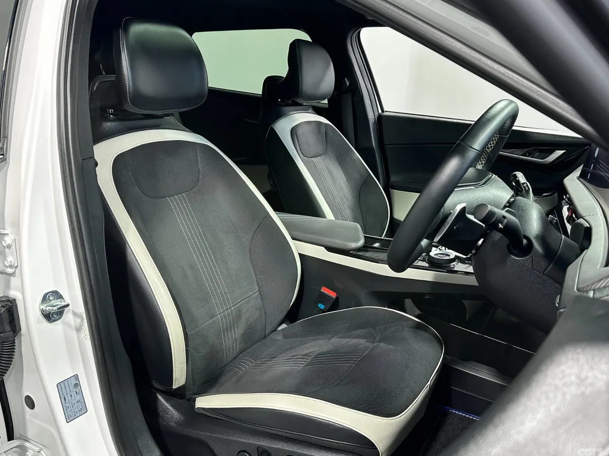 Kia EV6 Hatchback, Electric, 2024, White