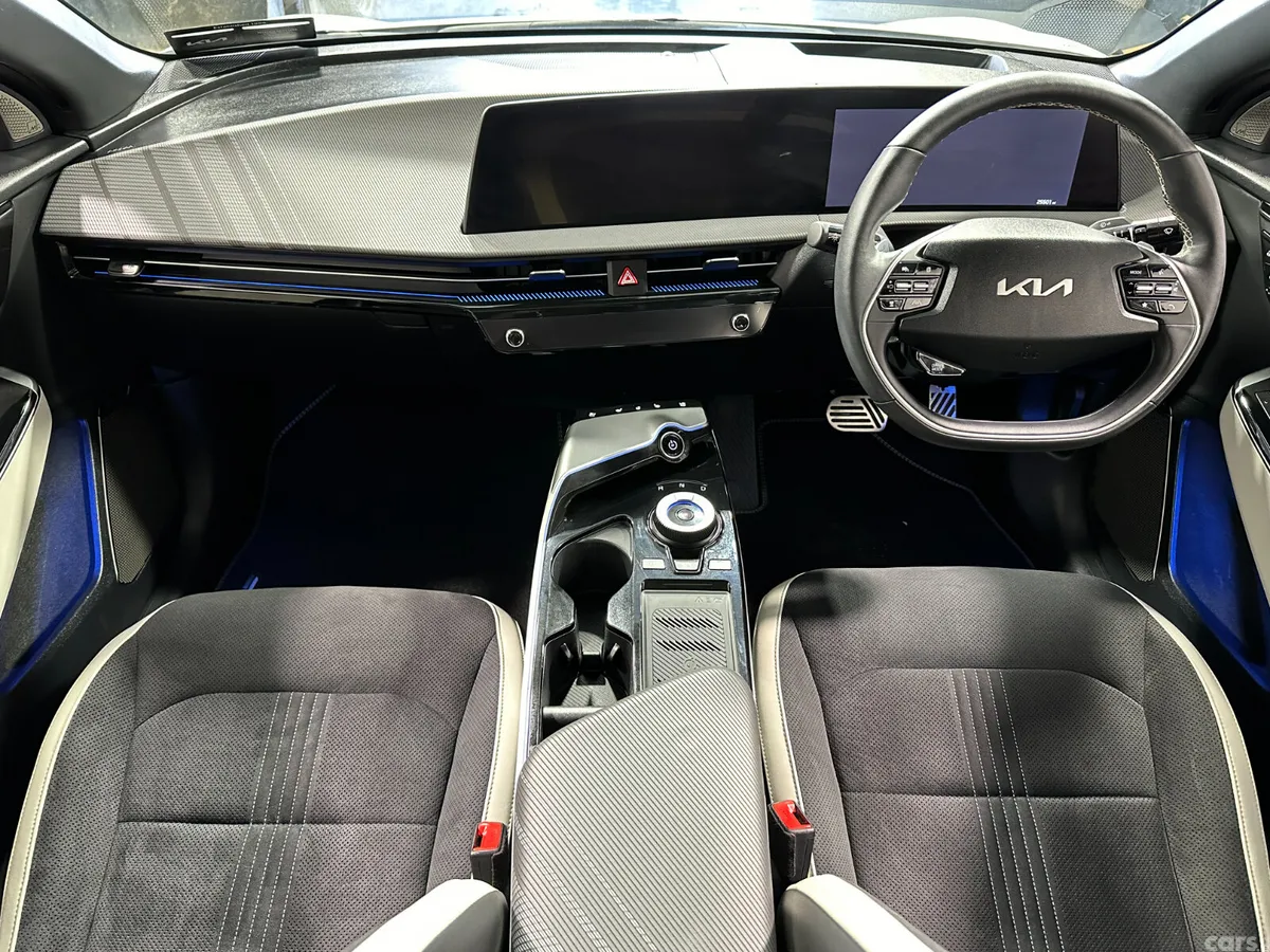 Kia EV6 Hatchback, Electric, 2024, White