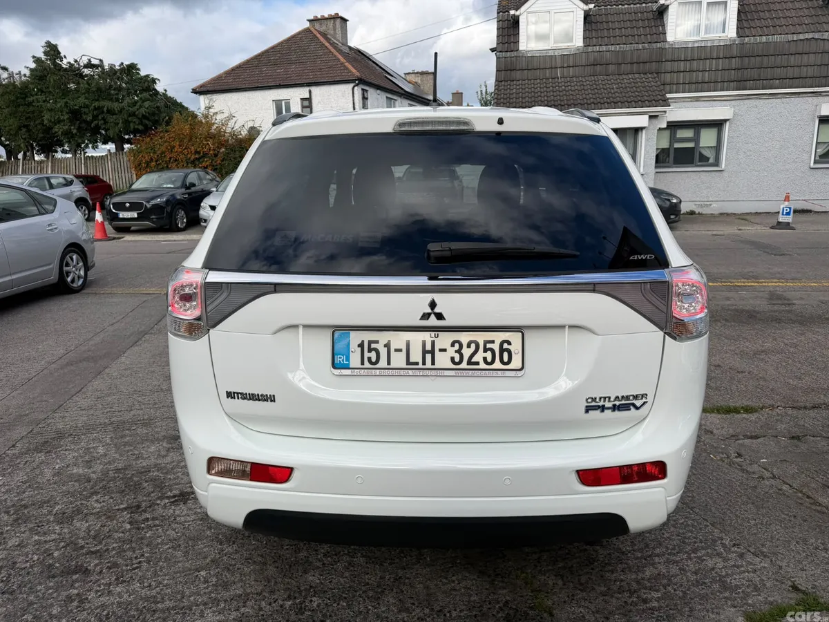 Mitsubishi Outlander SUV, Petrol Plug-in Hybrid, 2015, White