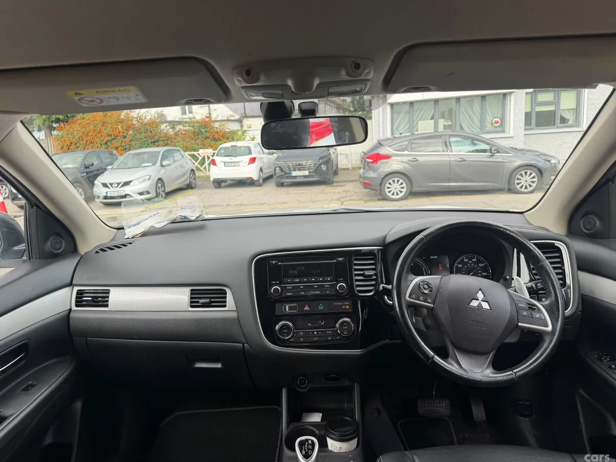 Mitsubishi Outlander SUV, Petrol Plug-in Hybrid, 2015, White