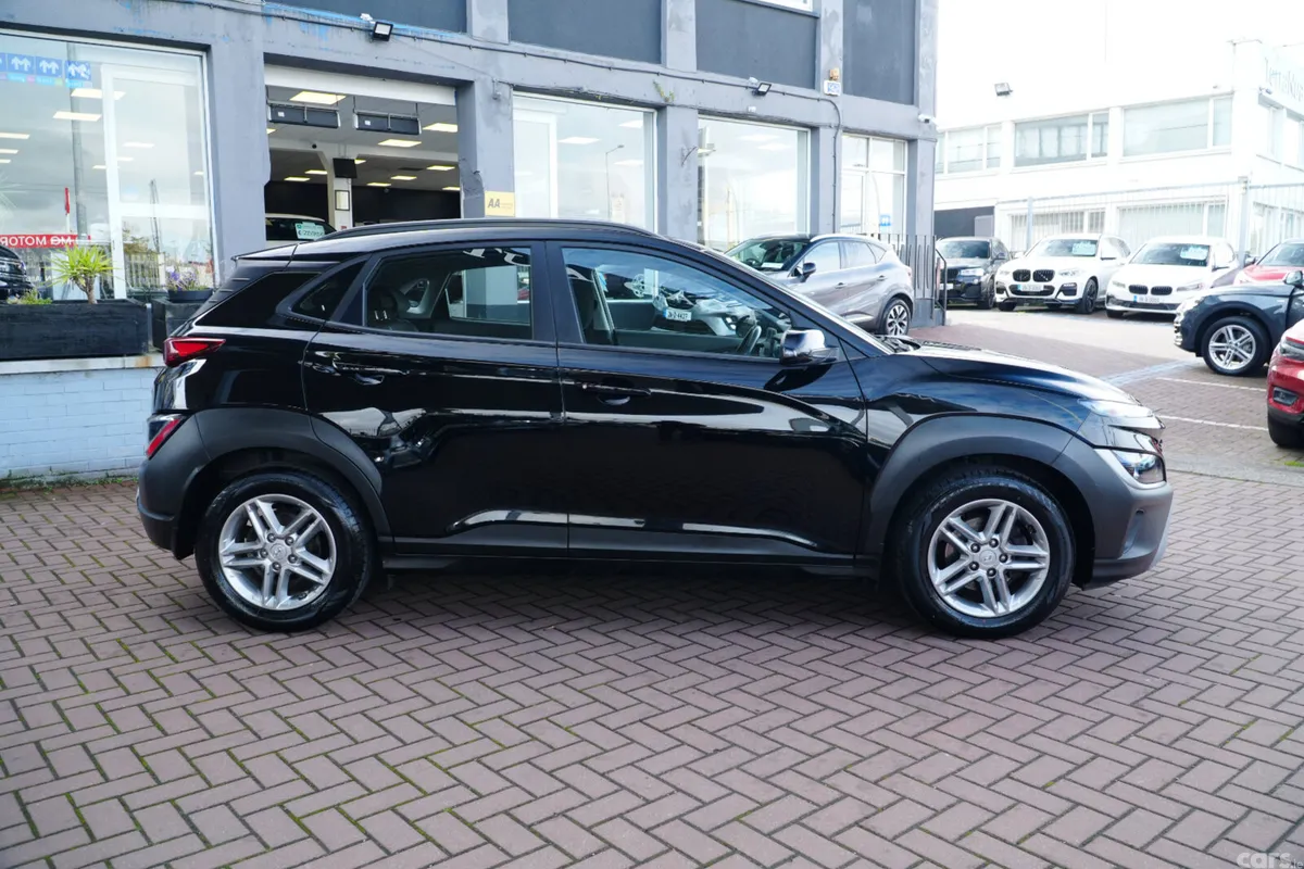 Hyundai KONA MPV, Petrol, 2022, Black