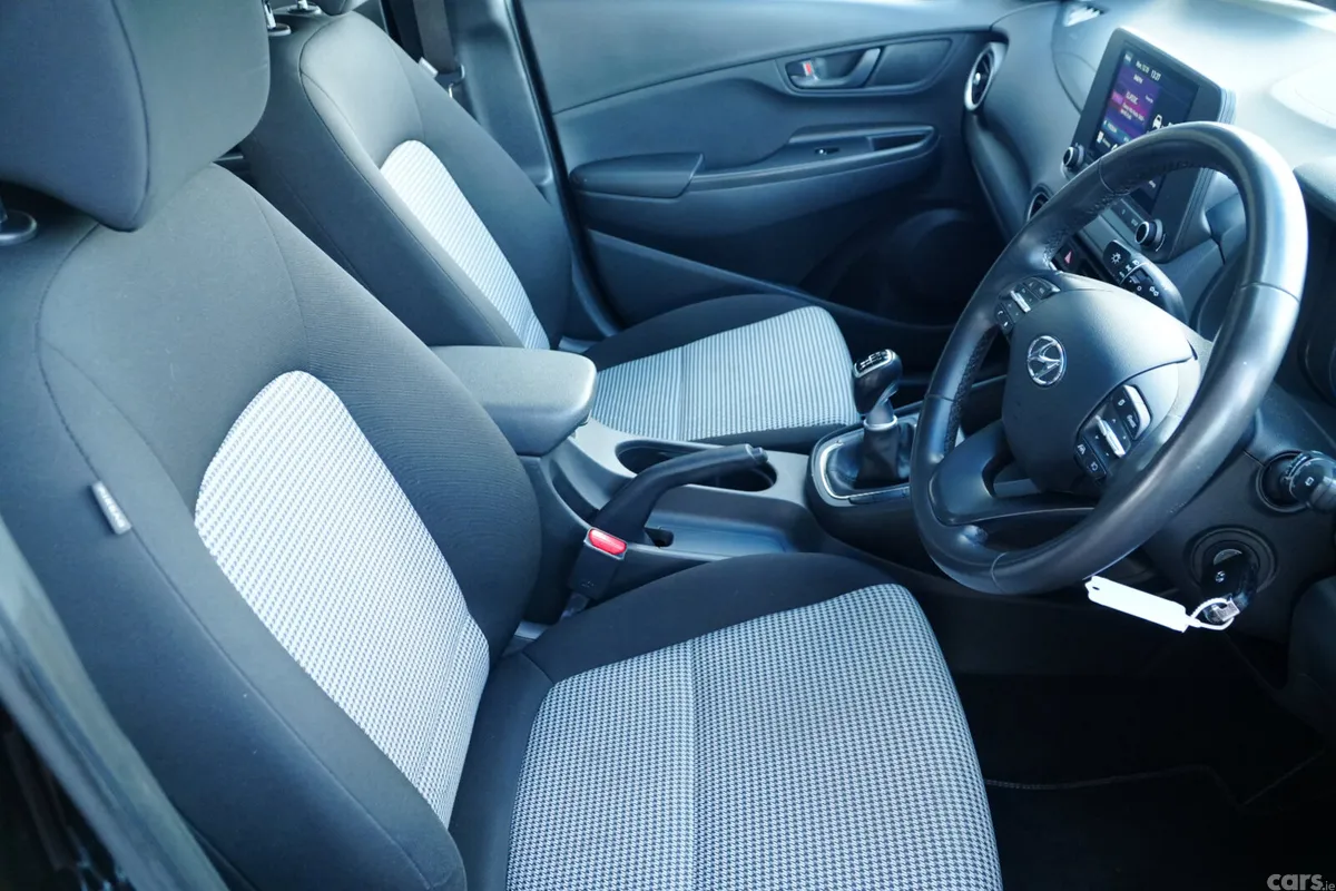 Hyundai KONA MPV, Petrol, 2022, Black