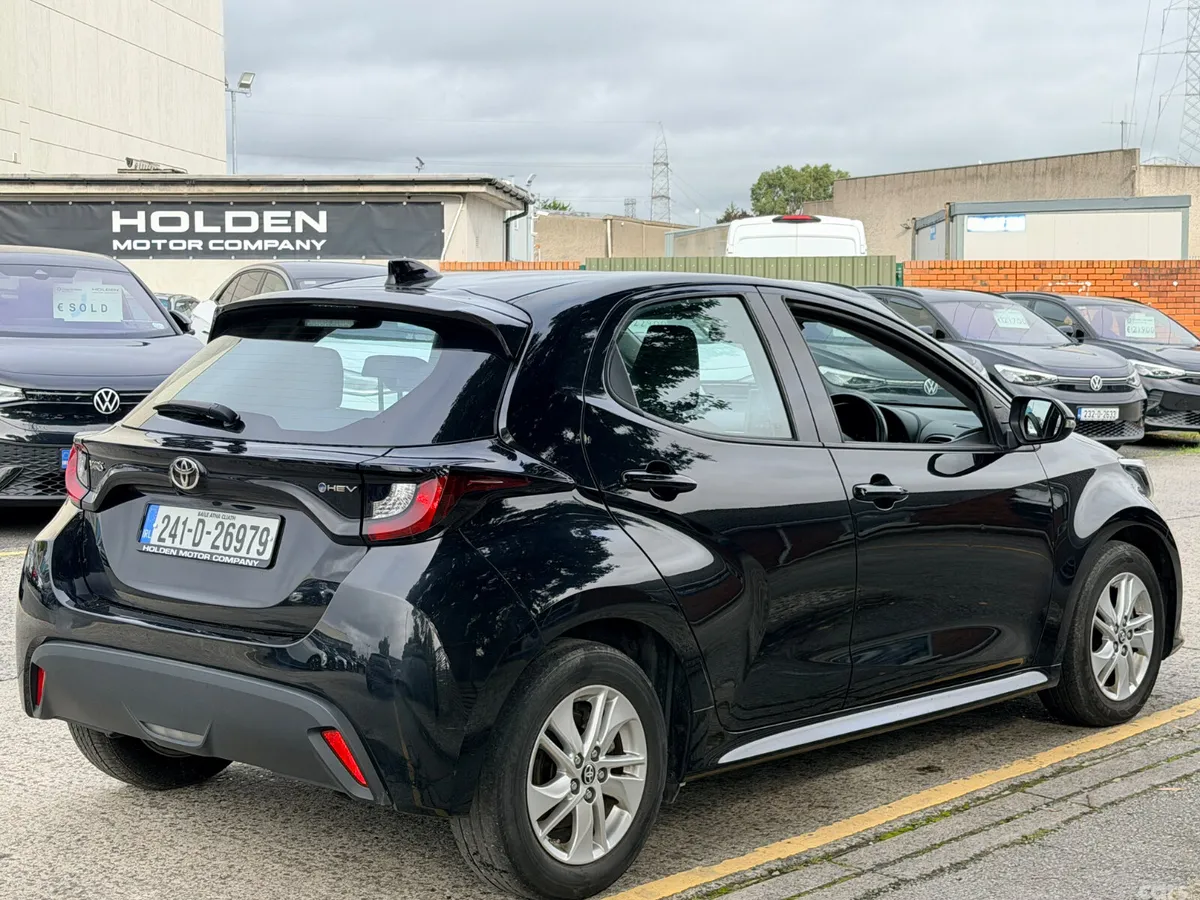 Toyota Yaris Hatchback, Petrol Hybrid, 2024, Black