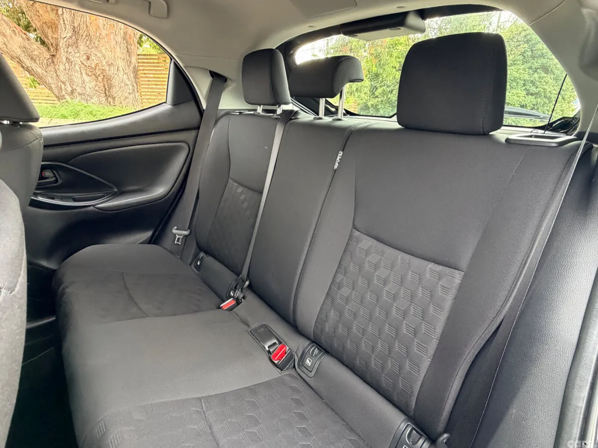 Toyota Yaris Hatchback, Petrol Hybrid, 2024, Black