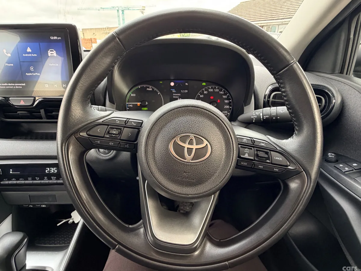 Toyota Yaris Hatchback, Petrol Hybrid, 2024, Black