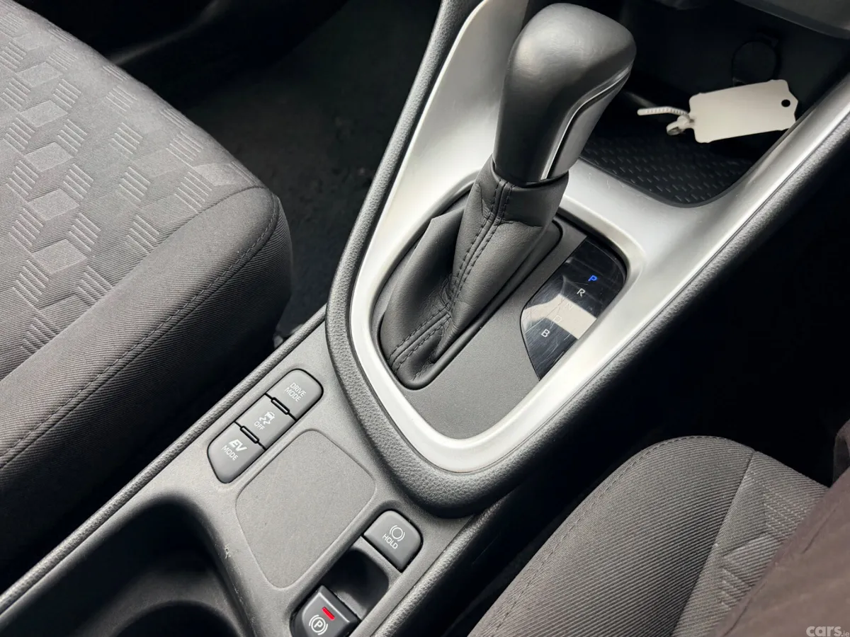 Toyota Yaris Hatchback, Petrol Hybrid, 2024, Black