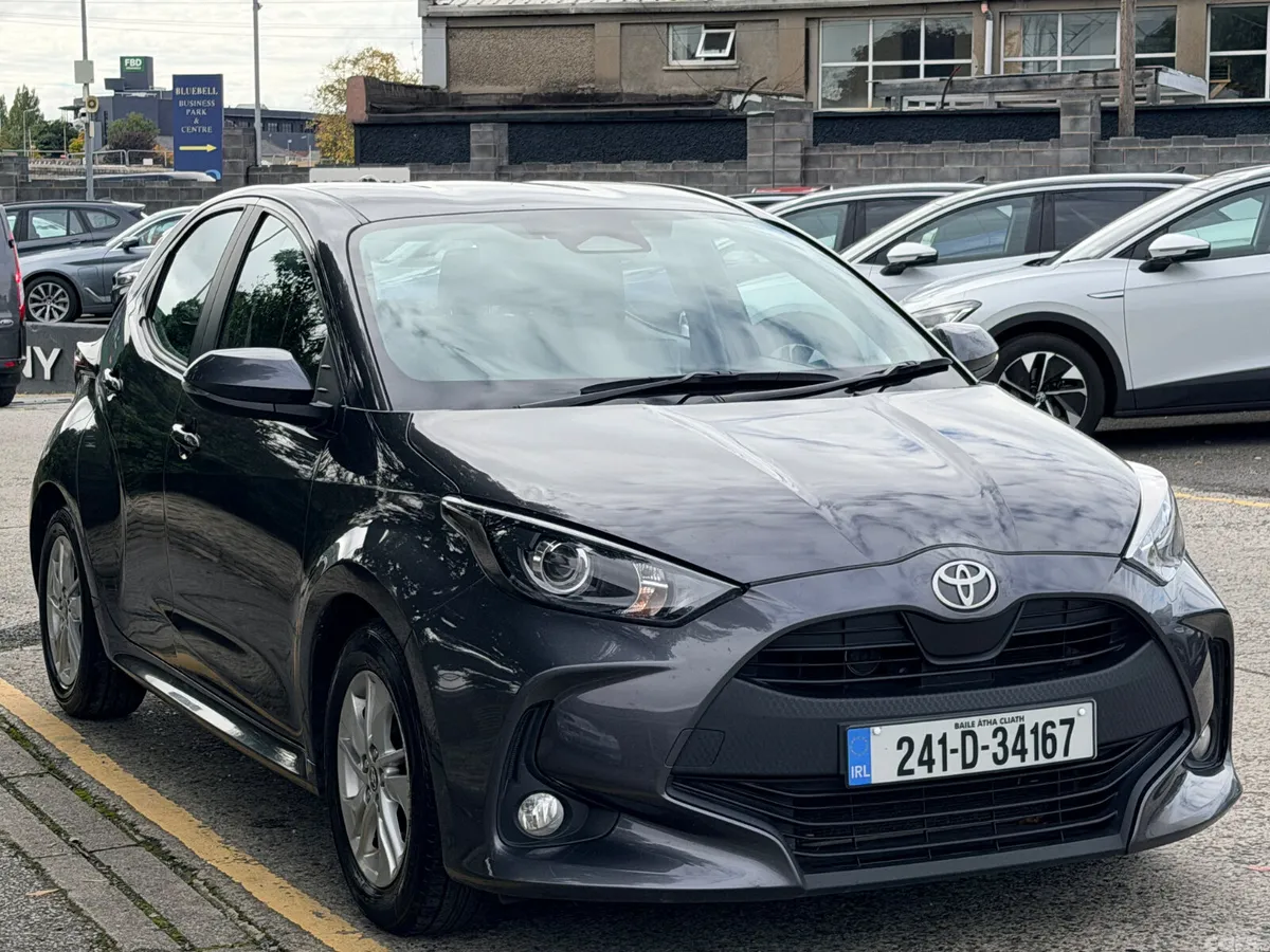 Toyota Yaris Hatchback, Petrol Hybrid, 2024, Grey