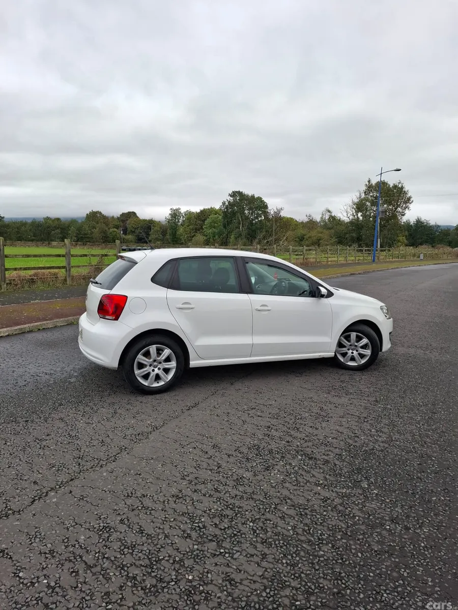 Volkswagen Polo Hatchback, Petrol, 2012, White