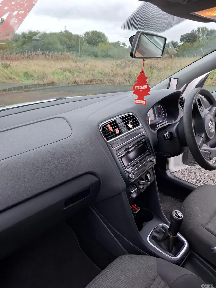 Volkswagen Polo Hatchback, Petrol, 2012, White