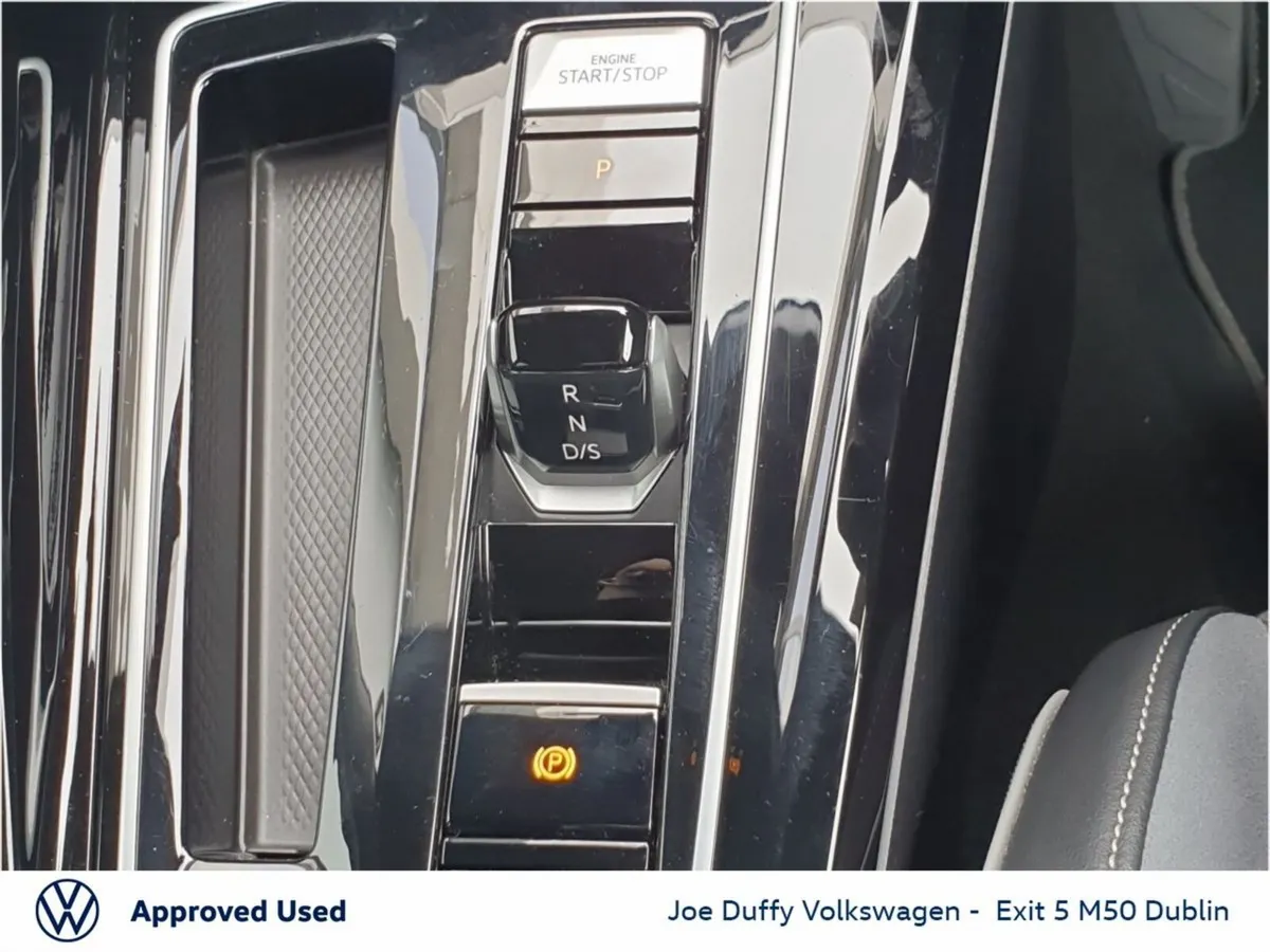 Volkswagen Golf Estate, Petrol, 2024, White