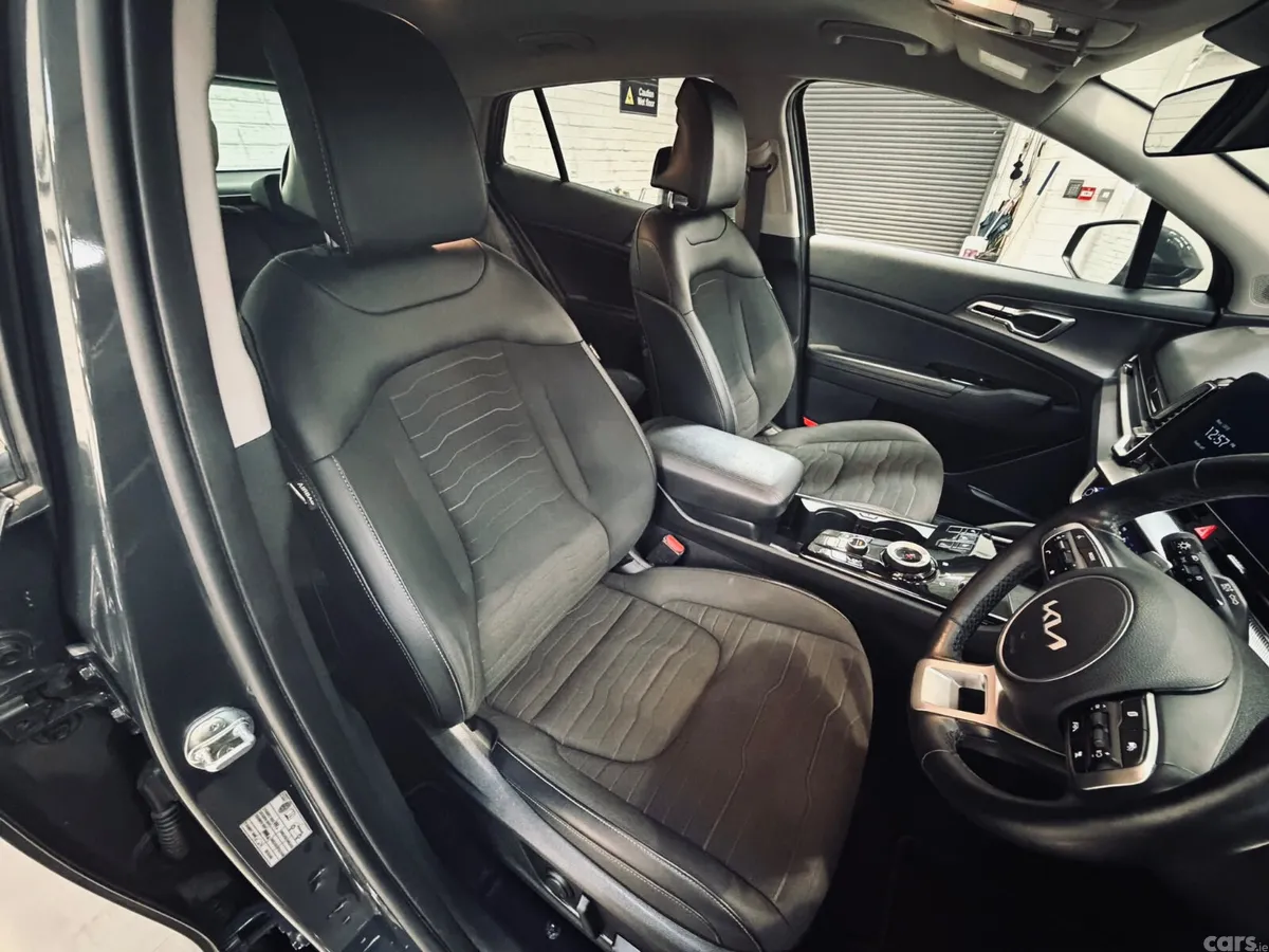 Kia Sportage SUV, Petrol Plug-in Hybrid, 2023, Grey