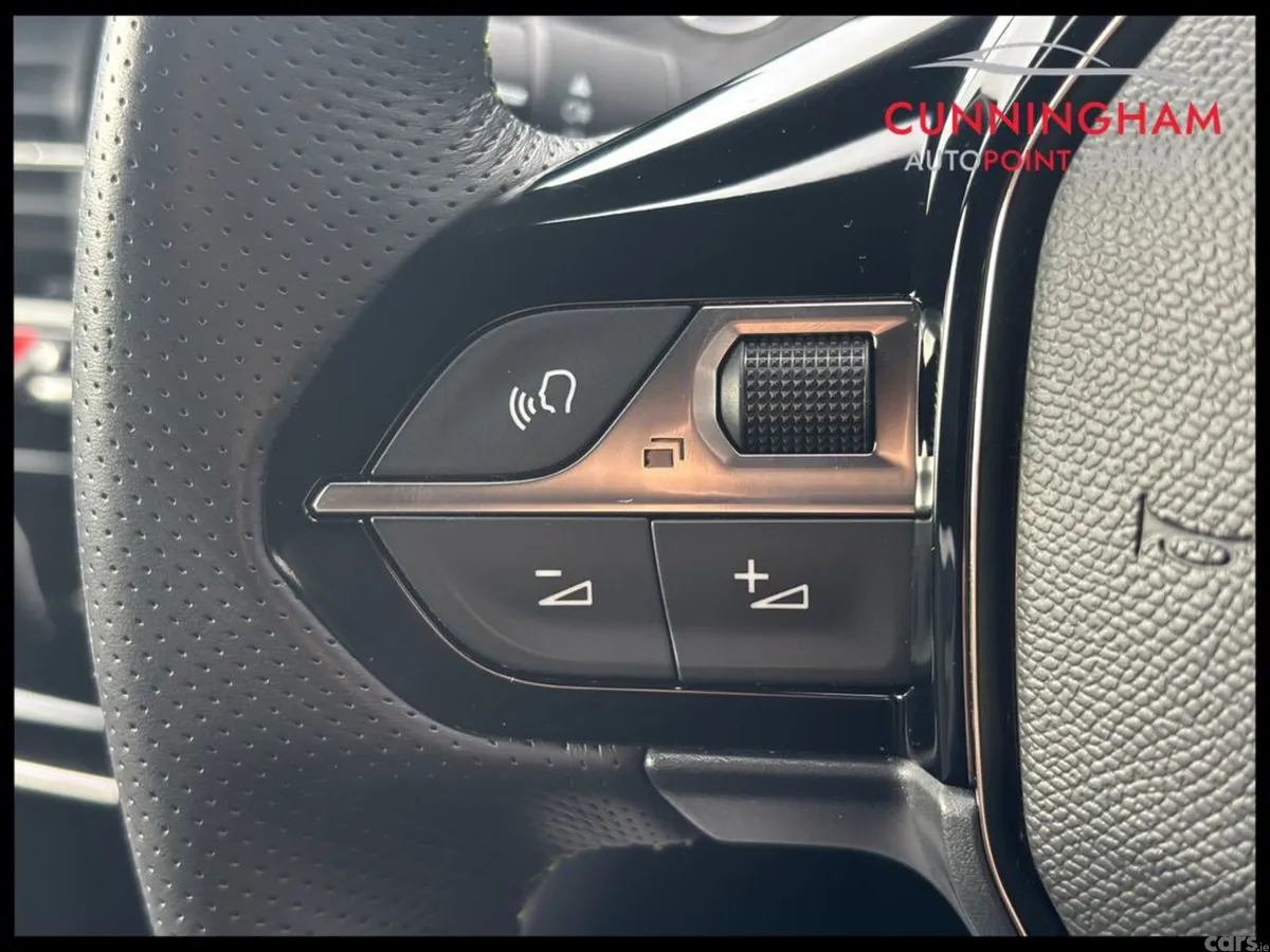 Peugeot 208 Hatchback, Electric, 2022, Black