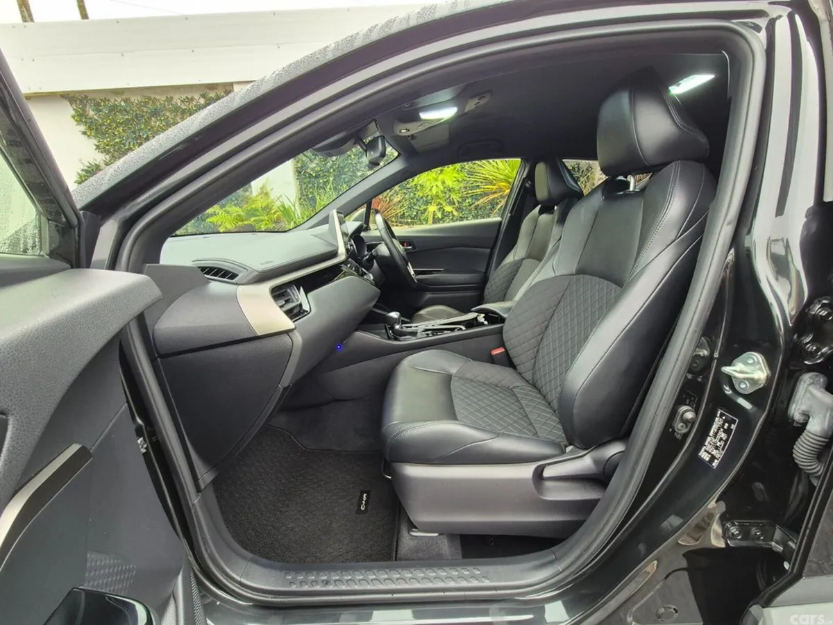 Toyota C-HR SUV, Petrol Hybrid, 2021, Black
