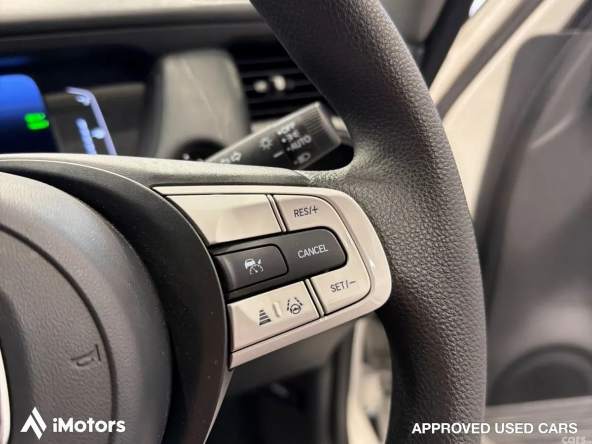 Honda Fit Hatchback, Petrol Hybrid, 2021, White