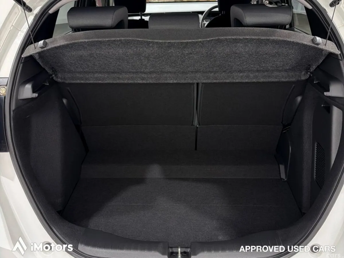 Honda Fit Hatchback, Petrol Hybrid, 2021, White