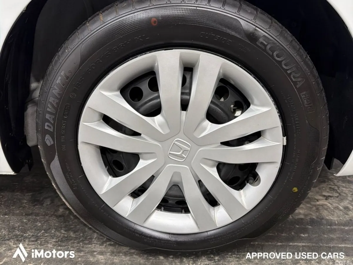 Honda Fit Hatchback, Petrol Hybrid, 2021, White