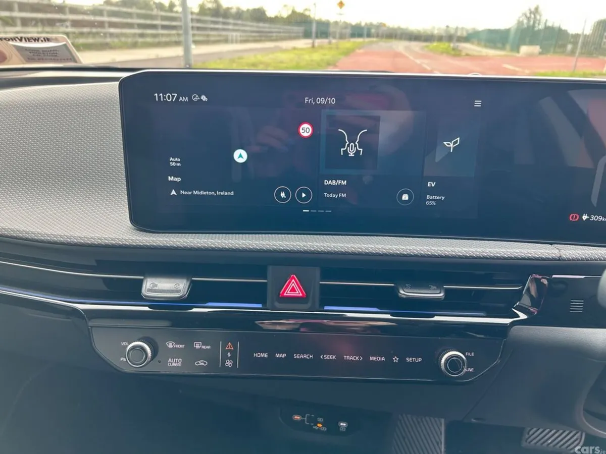 Kia EV6 MPV, Electric, 2026, White