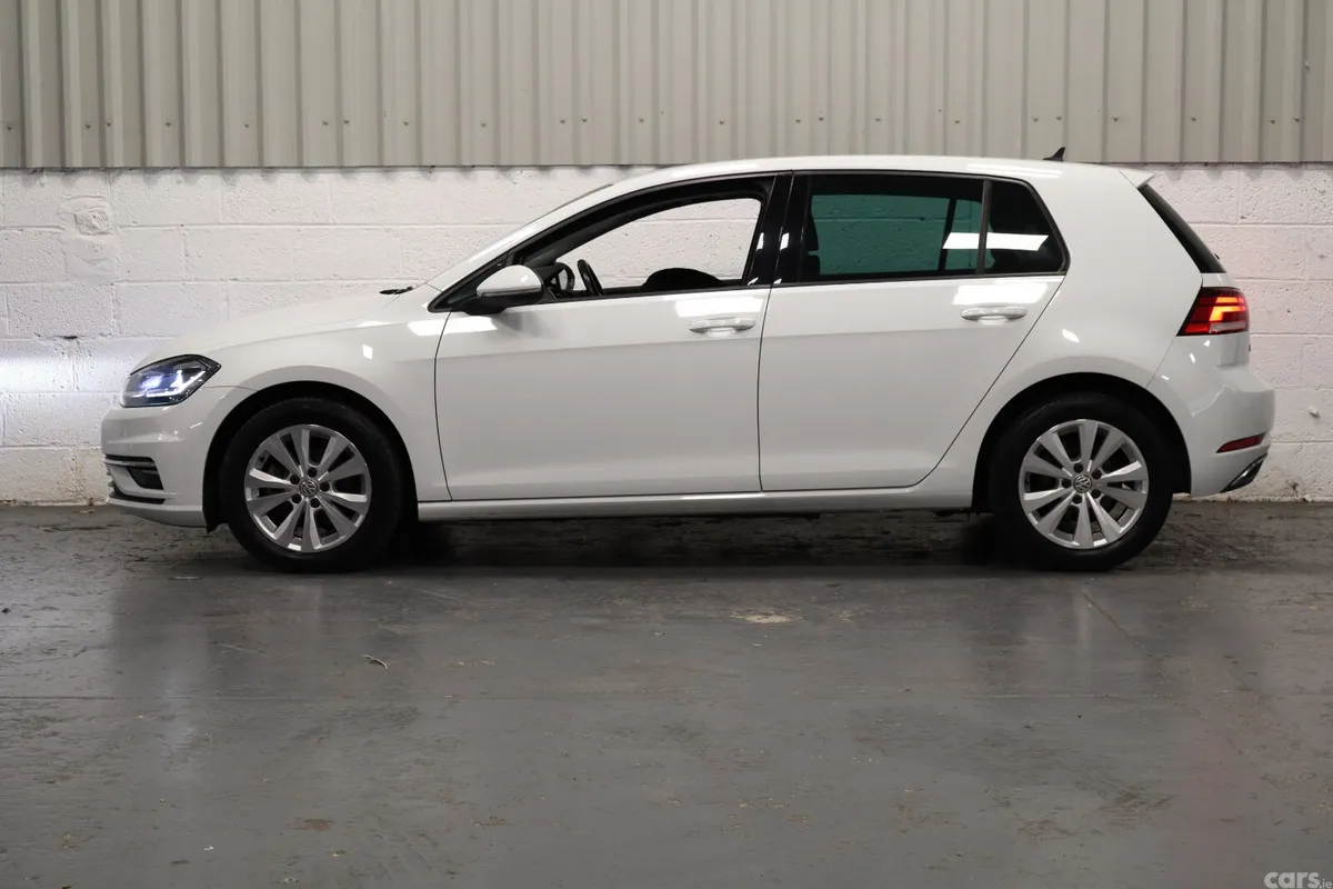 Volkswagen Golf Hatchback, Petrol, 2017, White
