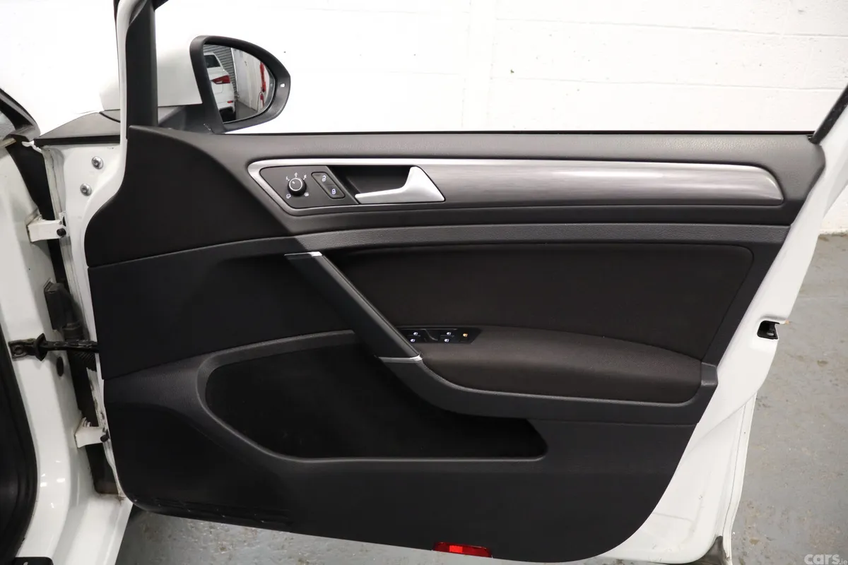 Volkswagen Golf Hatchback, Petrol, 2017, White