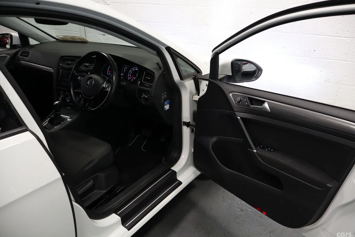 Volkswagen Golf Hatchback, Petrol, 2017, White
