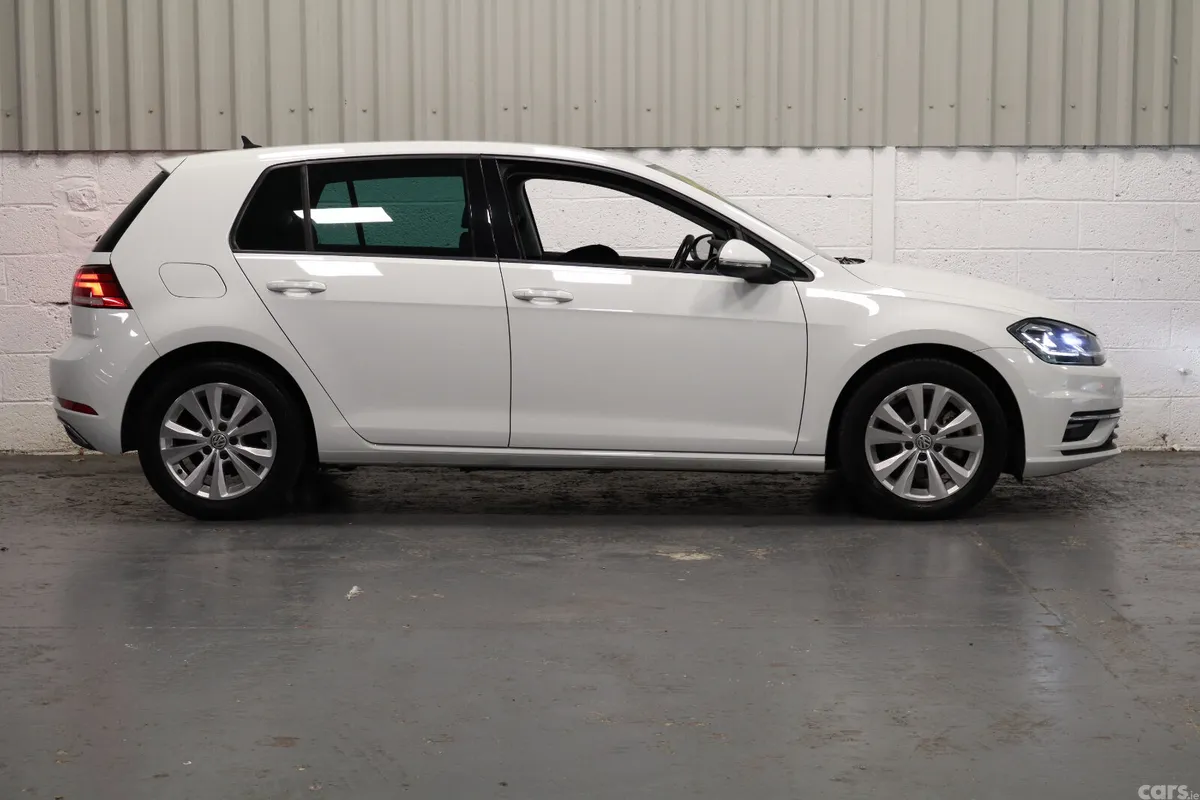 Volkswagen Golf Hatchback, Petrol, 2017, White