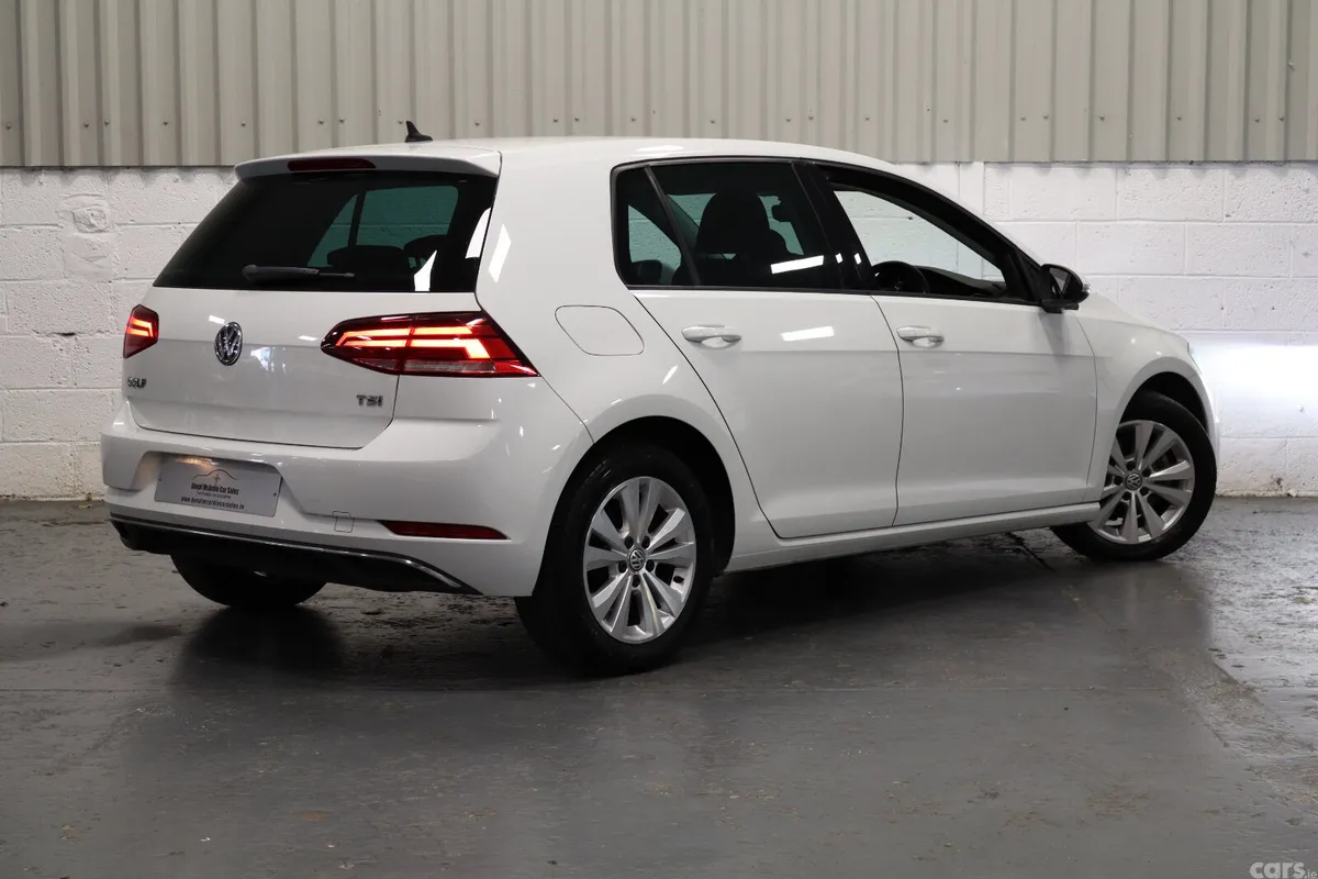Volkswagen Golf Hatchback, Petrol, 2017, White