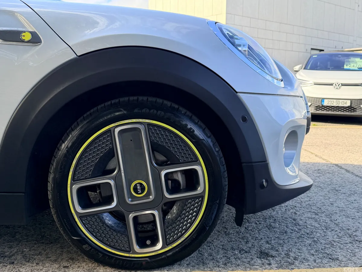 Mini Cooper Hatchback, Electric, 2020, White