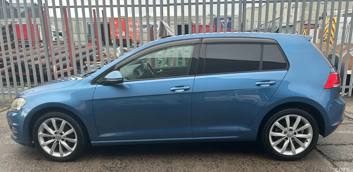 Volkswagen Golf Hatchback, Petrol, 2015, Blue