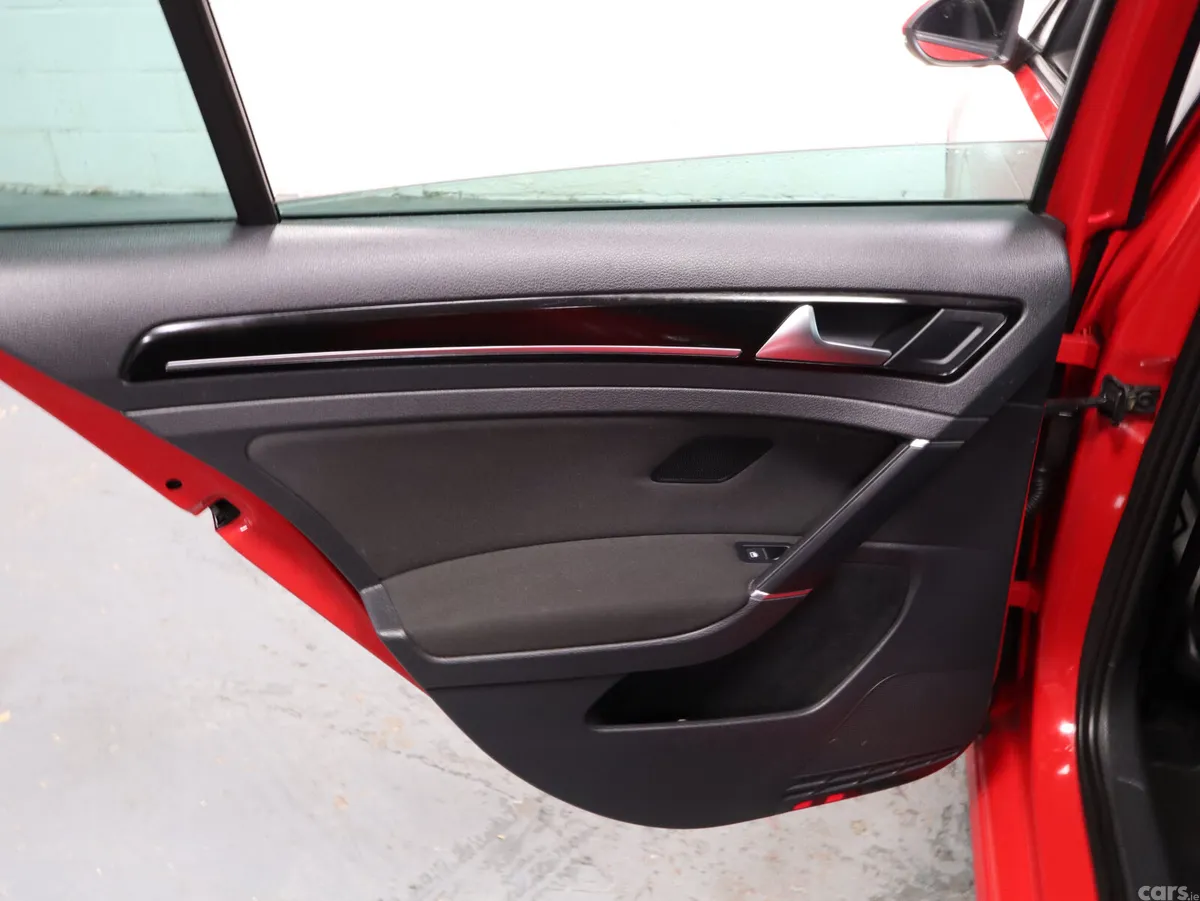 Volkswagen Golf Estate, Diesel, 2013, Red